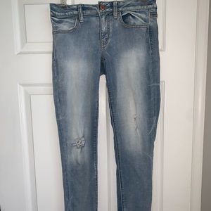 Distressed American eagle jegging Jean